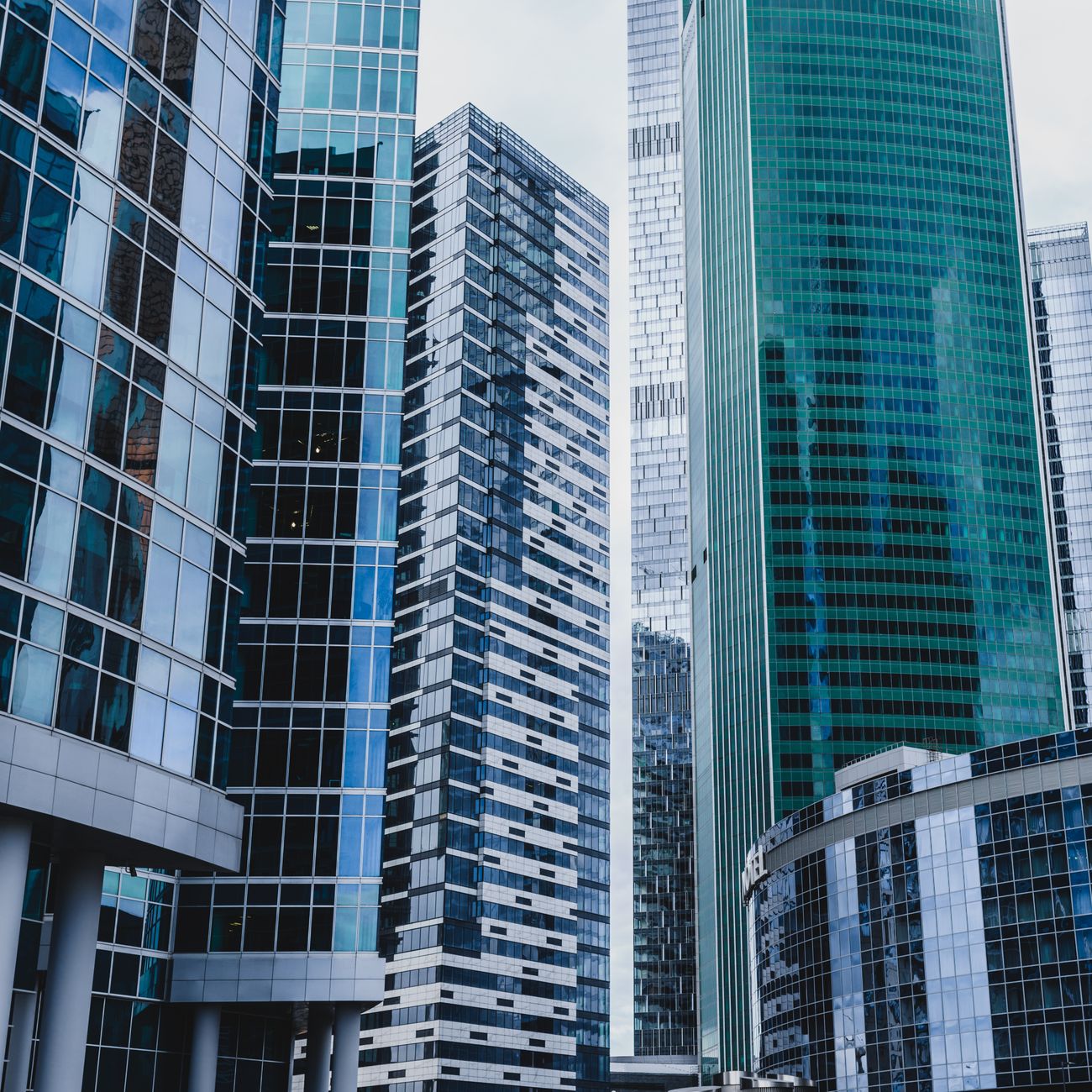 Risk Management in Debt Capital Markets