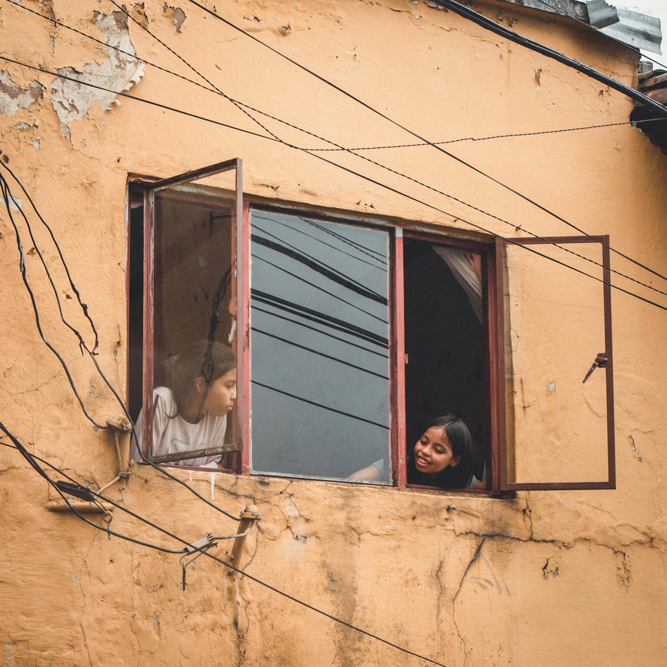 Cross-Cultural Communication in Humanitarian Teams