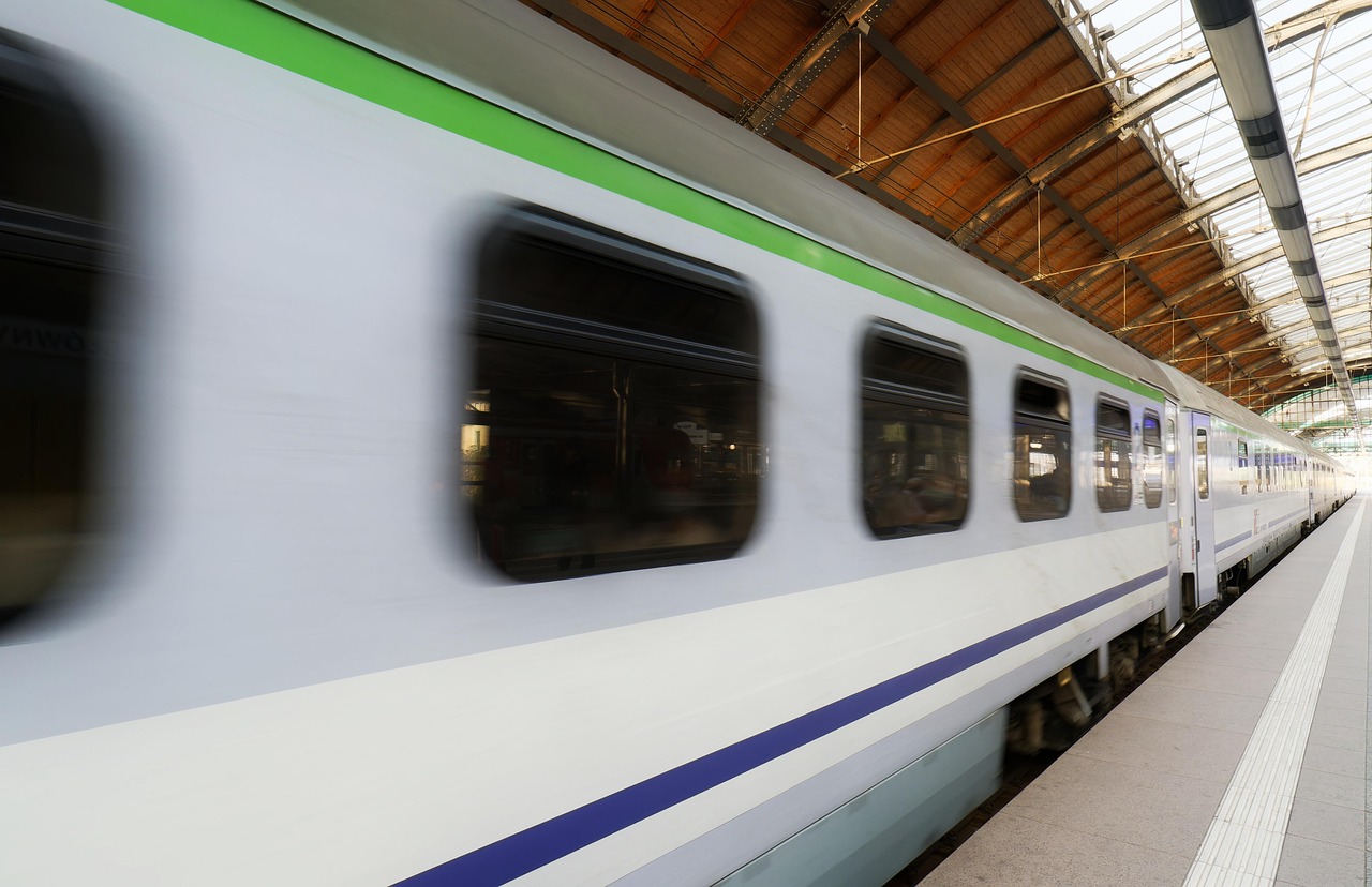 Customer service standards in train station retail areas