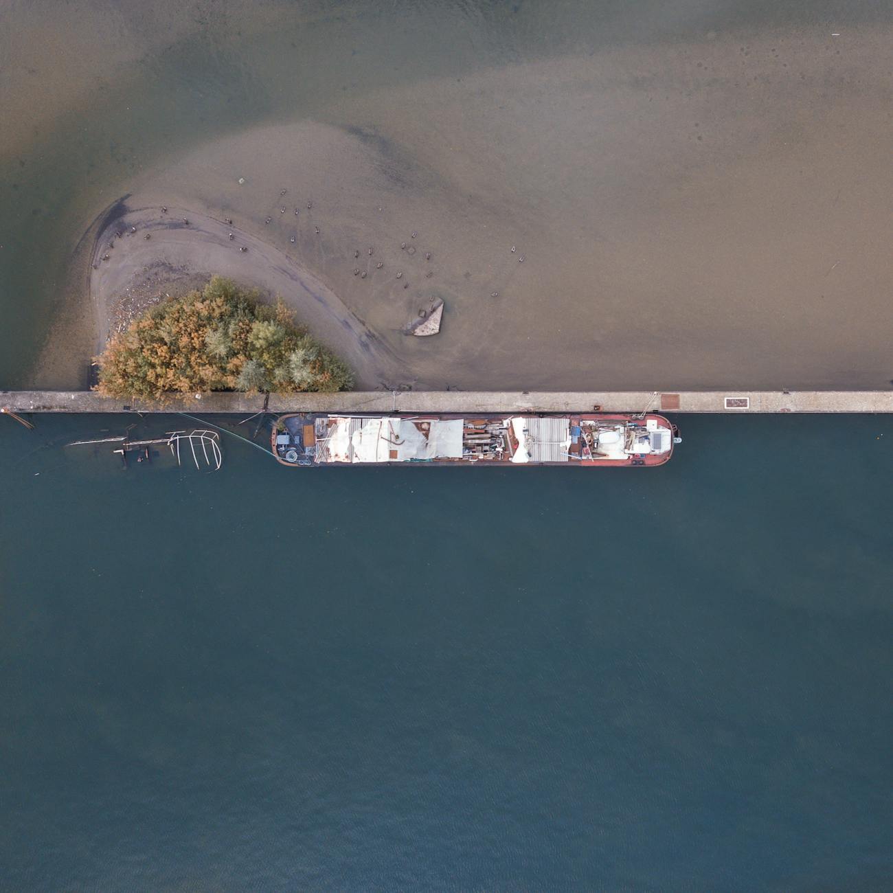 Maritime Data Visualization and Communication
